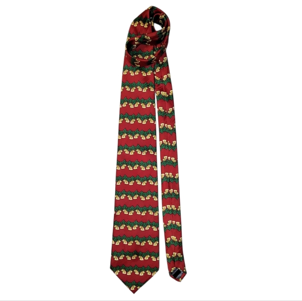 Red and Green Patterned Men's Tie